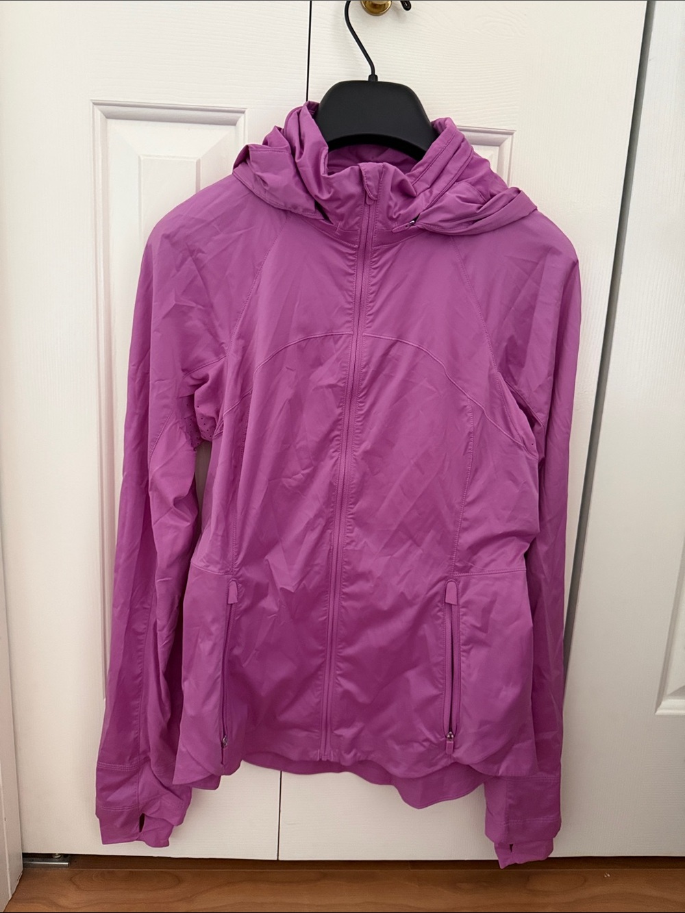 Lululemon Women Lightweight Hooded Jacket in Lilac - Picture 1 of 3